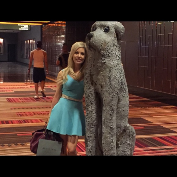 Meet your Posher, Amanda - Picture 1 of 1